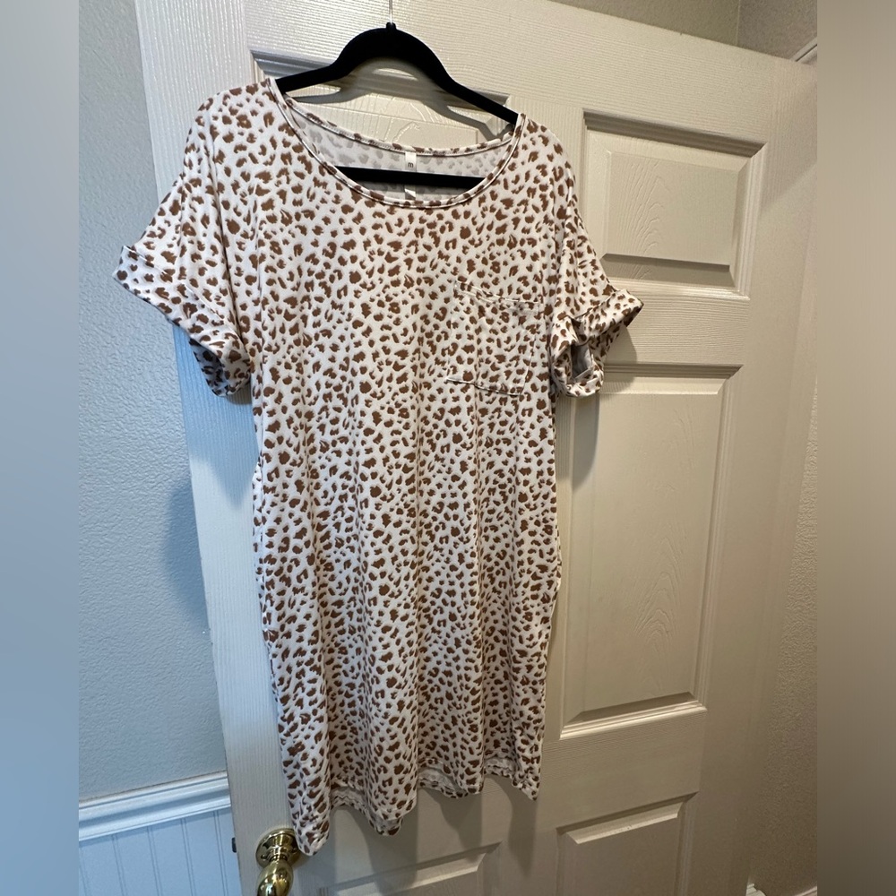 Giraffe print tshirt dress